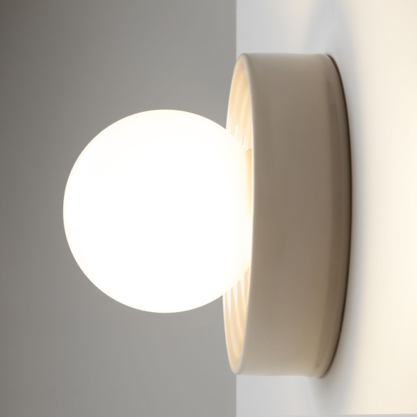 Бра Maytoni Careless MOD403WL-01BG1